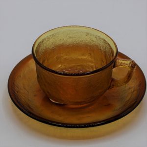 Vintage Arcopal Arcoroc kop en schotel Amber